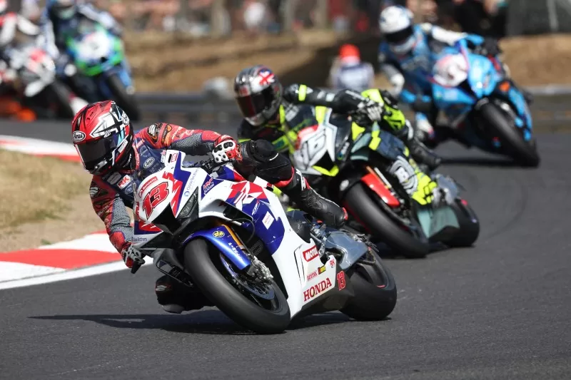 racing-with-premium-quality-carbon-fiber-and-avio-fiber-parts