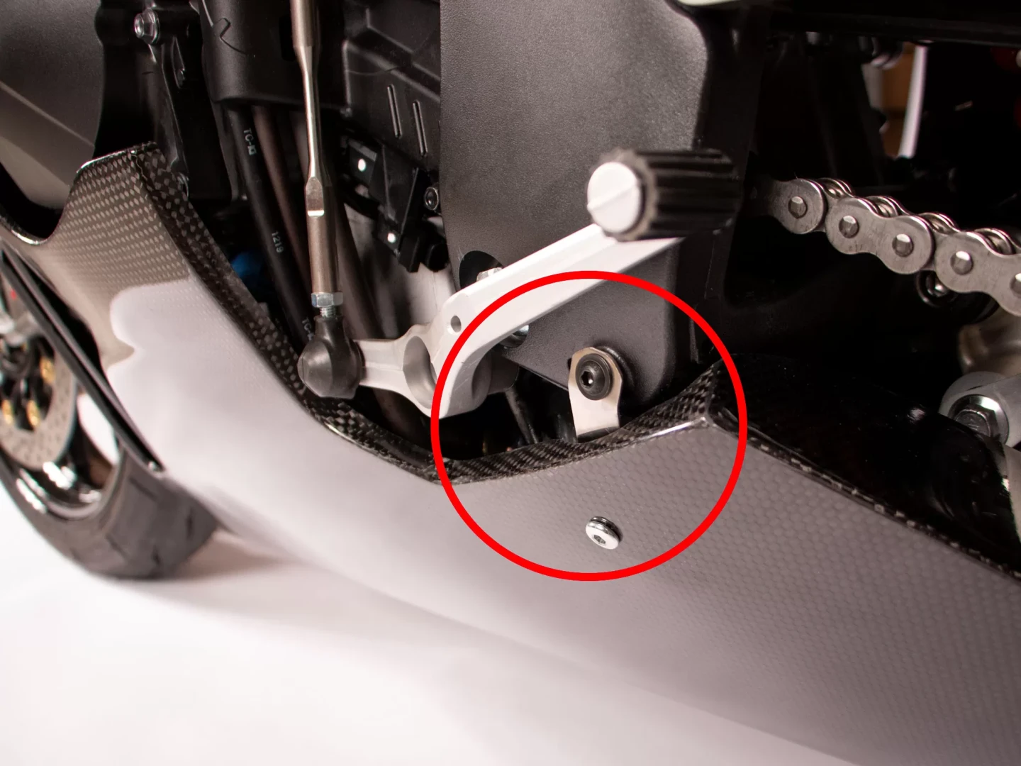 honda-cbr1000rr-fireblade-carbonin-instalation-1