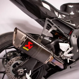 honda-cbr1000rr-fireblade-carbonin-akrapovic-1536x1024